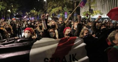 Против одлуката на Уставниот суд на Полска